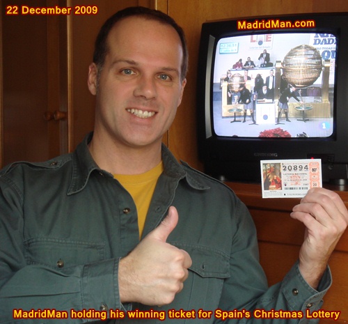 MadridMan-winning-lottery-ticket-Spain-Christmas-Lottery-2009.jpg