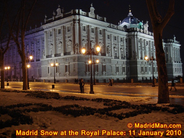 madrid-snow-royal-palace-11-january-2010.jpg