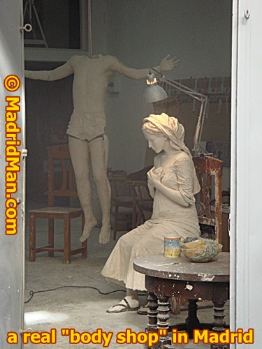 realistic-body-shop-sculptures-madrid.jpg